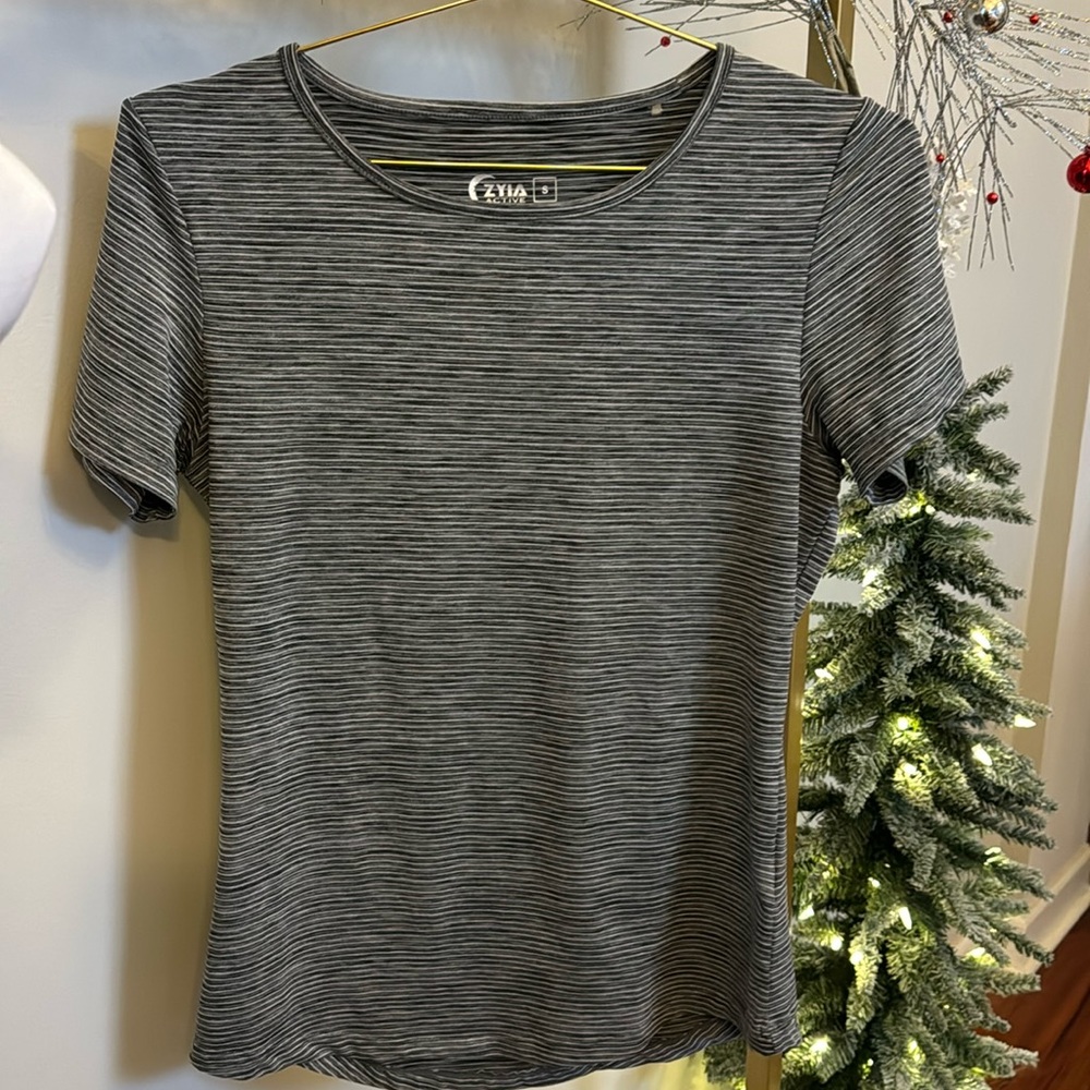 Zyia Black Stripe Short sleeve T